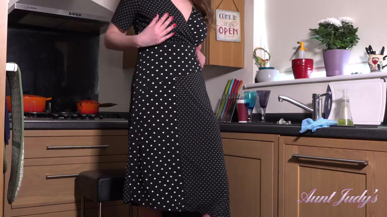 Aunt Judy's: AuntJudys - Felicity, grande belle-tatie de 35 ans, vous fait un coaching...