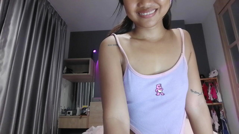 Cupcake: Lang poesje spelen met je camgirl - liveshow