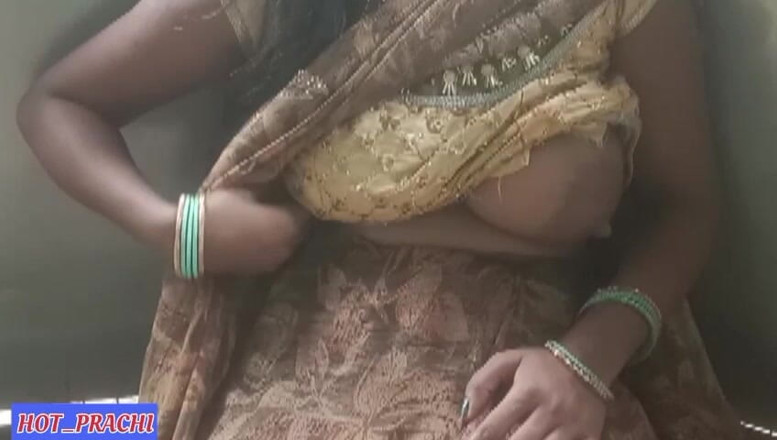 Hot prachi: Bhabhi cantik kampung dengan pepek ketat di luar dalam video...