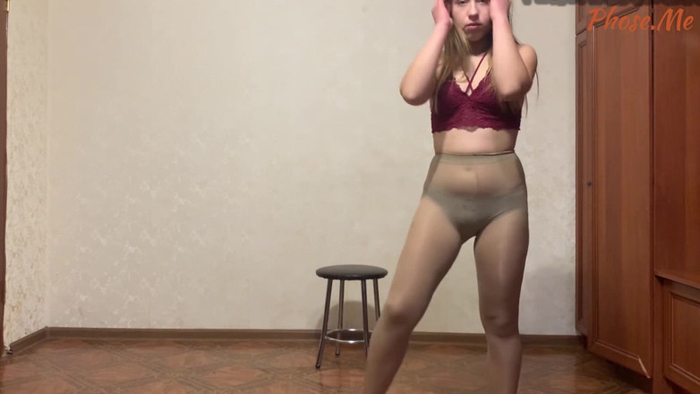 Pantyhose me porn videos: Sevimli üniversiteli kız lisa azdırma için farklı külotlu çorap modelliyor