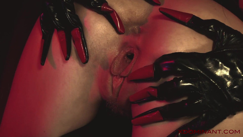 X Dominant: Xdominant 032 - dominazione lesbica nel dungeon BDSM