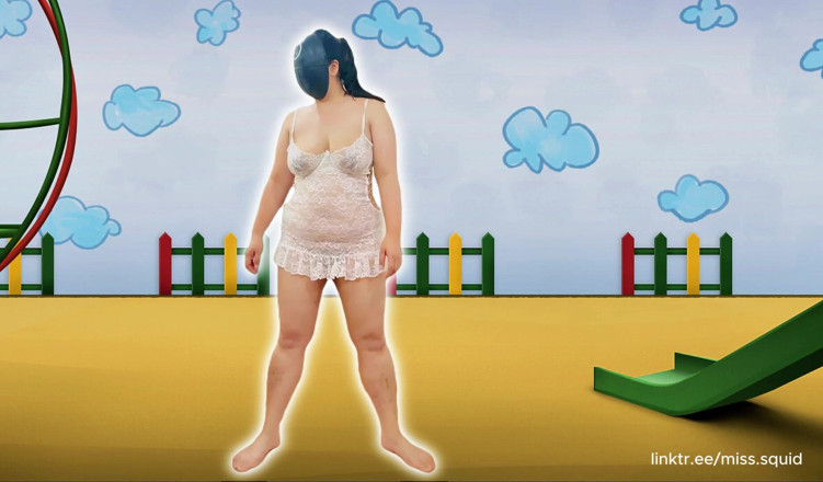 miss_squid: Miss spuitoefeningen in witte lingerie