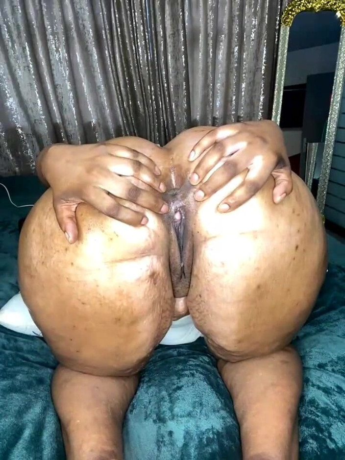Big black clapping booties: Branlette jusqu’à l’extrême, épisode 1040