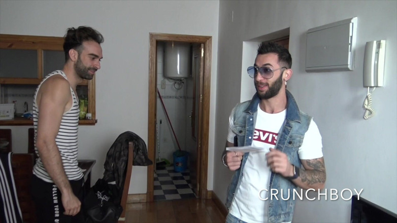 THE BIG BULGE STUDIO: 2492 Băiat francez futut în Madrid de 2 Băieți Seyx