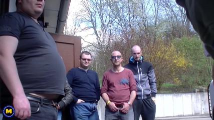 Mature NL: Une belle-mère allemande fait un gangbang