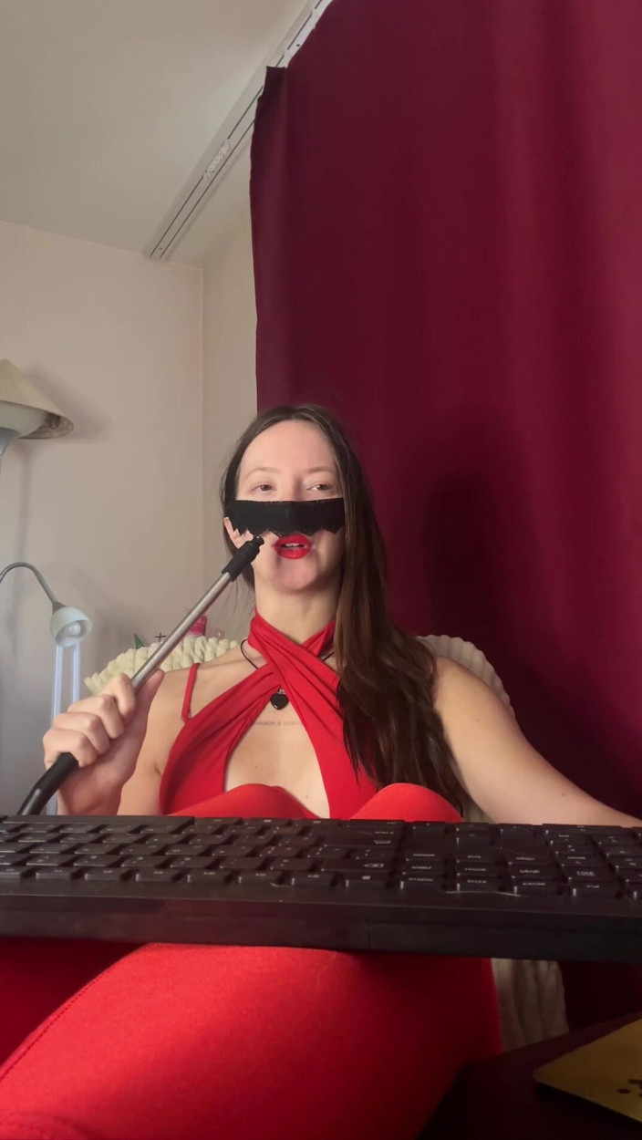 Skinny_lady69: Je vais te faire ma salope