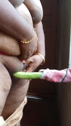 Bedroom: Video persembahan cipap Brinjal cipap India