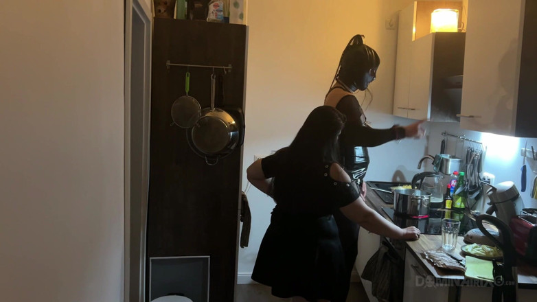 LadyPam: Fétiche dans la cuisine, squirting madness - salopes matures trempées partout