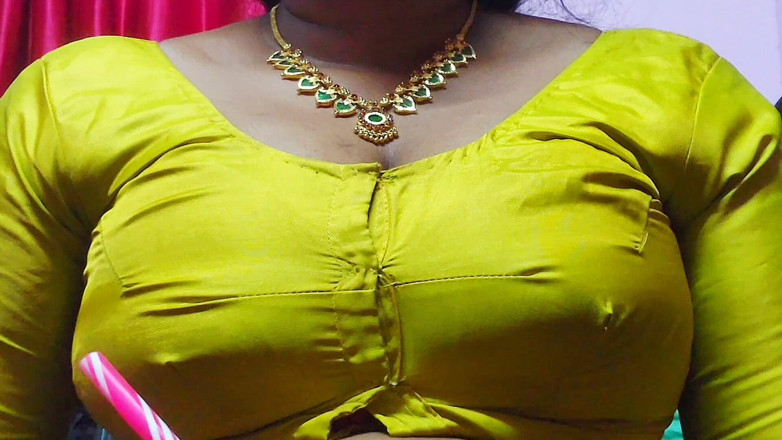 Desi Mohini: La zia ha sedotto il suo ragazzo con le sue...
