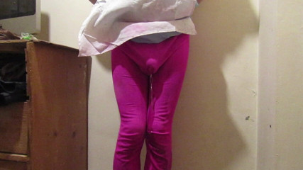 Lilly Disgrace: Eine ganze woche lang pissen in meine hose