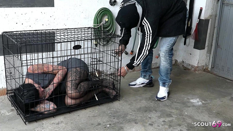 Full porn collection: Мілфа Катрін ув'язнена і доведена до багато оргазму машиною для мастурбації