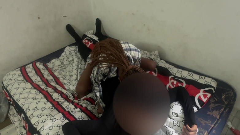 Petite Erotic Africa: Tiada Petunjuk untuk Little Lovet