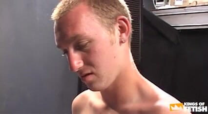 Gay Diaries: 서로 불고 후 친구로부터 후장 섹스를 당하는 젊은 친구