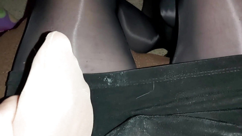 Juicy Joseph: Lingerieliefhebbers - pov voetenbeurt en pijpbeurt voorspel