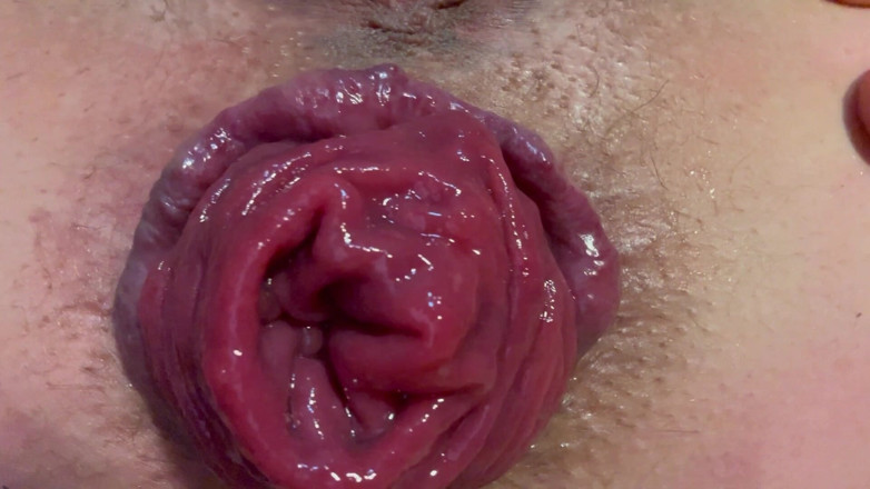 Putarankahotmilf: Prolasso di culo spalanpato da vicino e spettacolo dei piedi...
