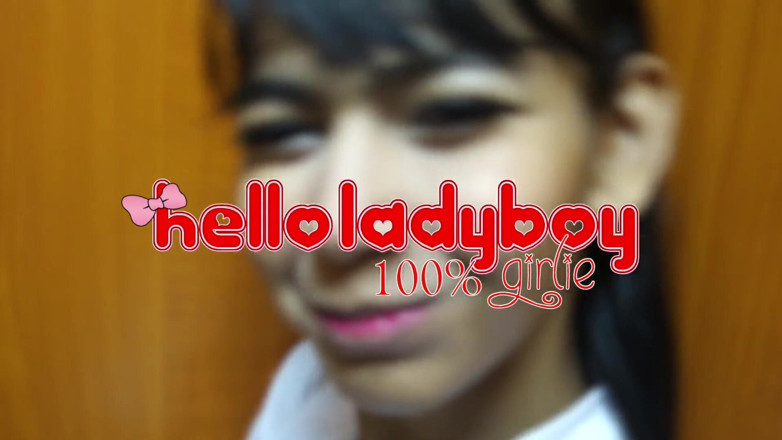 Hello Lady Boy: Azjatycka studentka pieprzy nieznajomego