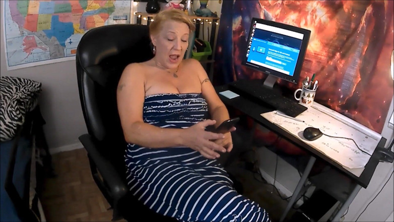naughtynikki777: Lerares geeft studenten pikfoto's