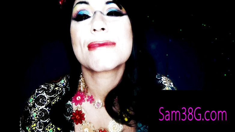 Samantha 38G: Serena lip-verführung