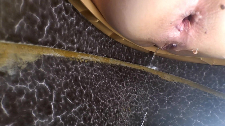 SexyFairyTale: Bebé meando en el baño