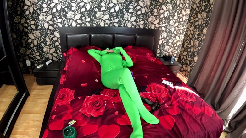 MilfyCalla: Juego completo de juguete Zentai. Consolador bbc provoca, bofetadas de...