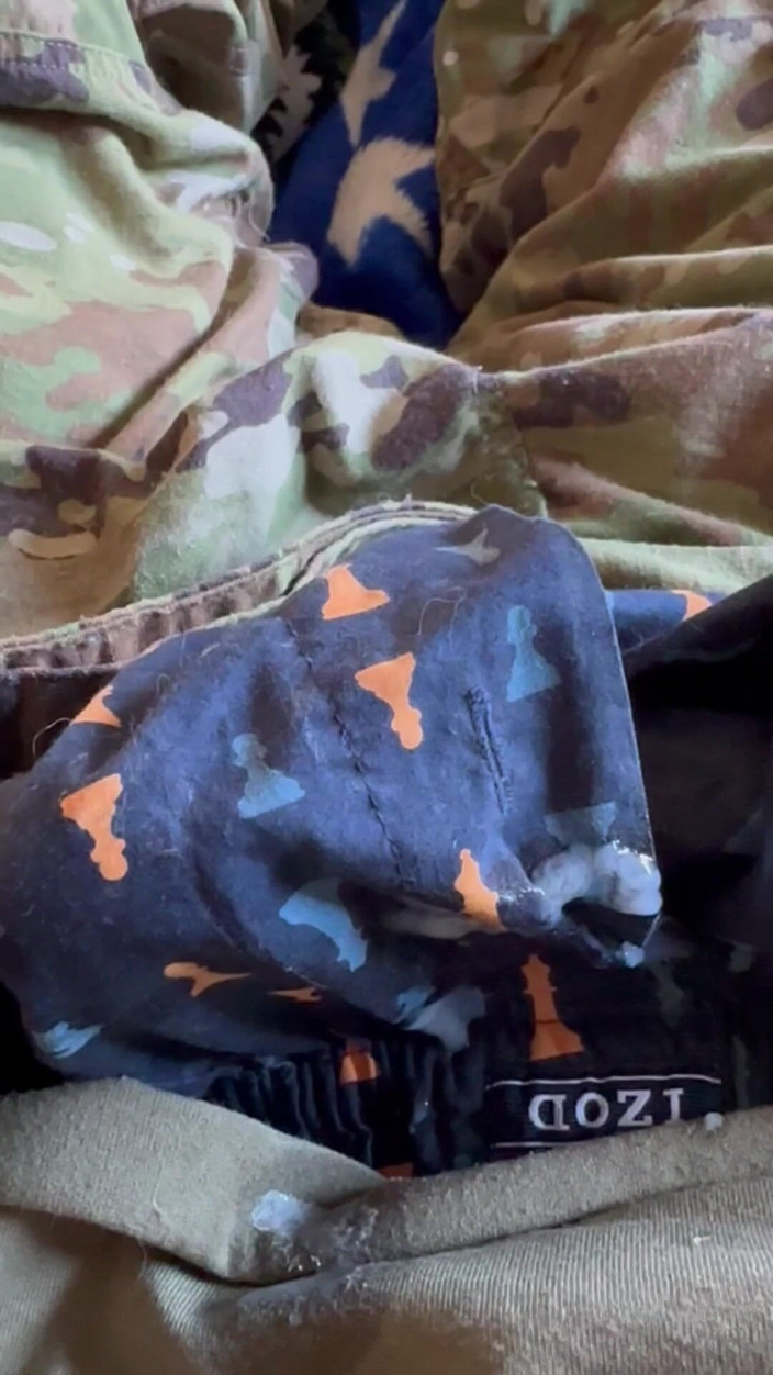 Army Specialist: Army Soldier in Uniform Jerks off and Shoots Thick Cum...