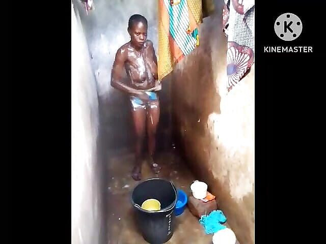 Pornsexlive: Ich überraschte elisabeth, meine frau unter der dusche