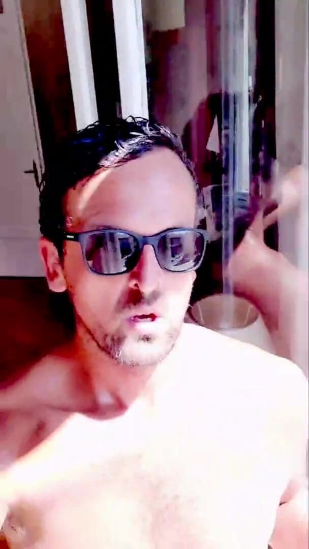 Slutboyben: Slutboyben Cam4 in Budapest bloßgestellt