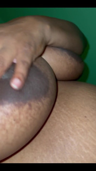 बड़े काले स्तन