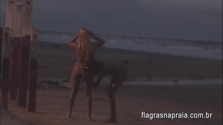 Amateurs videos: La primera vez de mi esposa con otra mujer en...