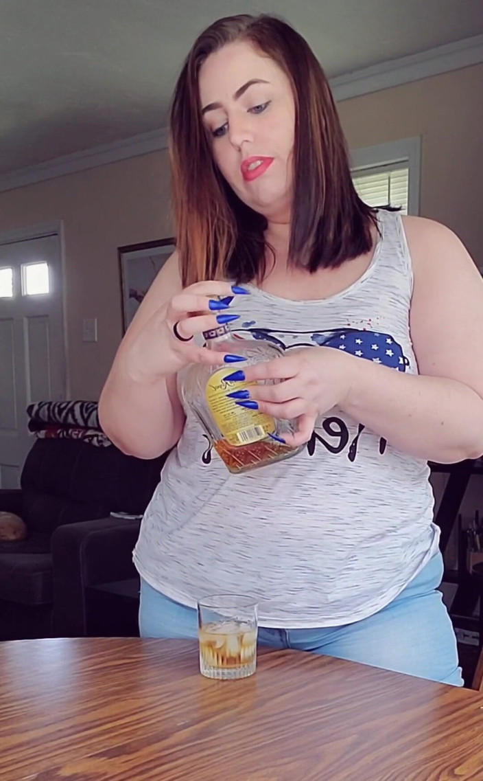 KinkyKatie: Benimle eğlener misin?