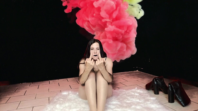 Bergami Melissa: 对着我的肉色尼龙袜撸管