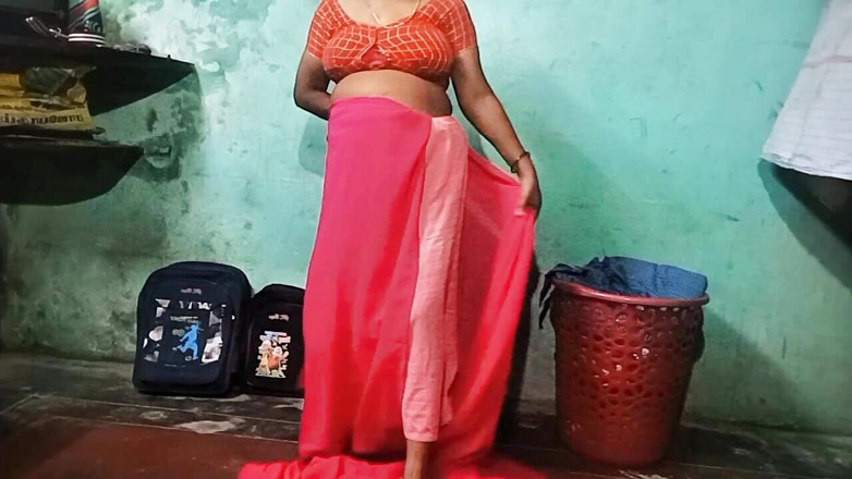Priyanka314: Tamil Priyanka stepaunty sari cambiando