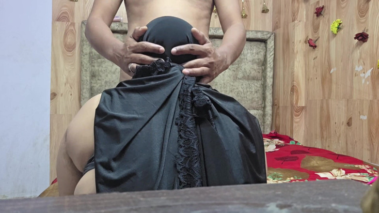Indian Jonny S: Adik tiri mengambil kencing saya kemudian berkongkek dengan saya Hindi...