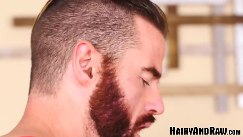 Hairy And Raw: HAIRYANDRAW качок Dale Savage и Brendan Патрик без презерватива
