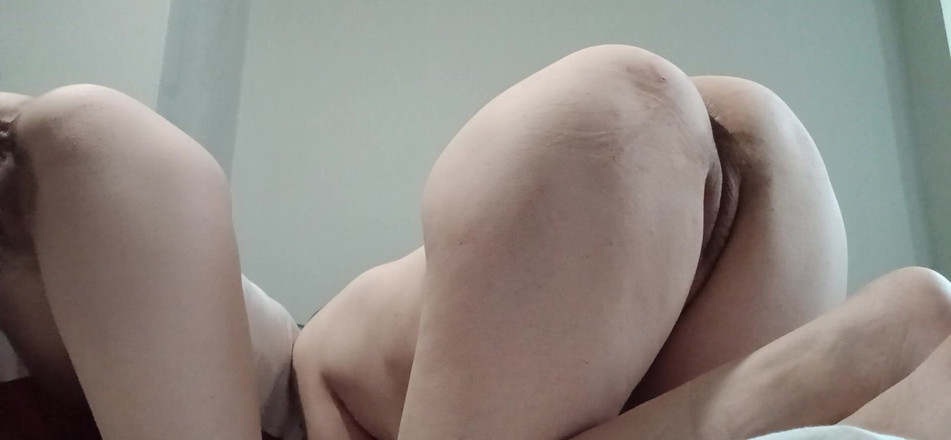 Lesbian-illusion: Due mie amiche mi mangiano la figa contemporaneamente