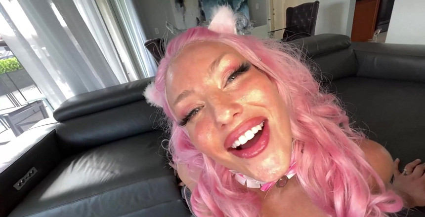 J-Mac: La zorra de cabello rosa Mandy se arrastra hasta mi...