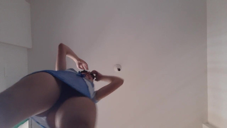 ViviBush: Bratty teen obryně se rozpálí