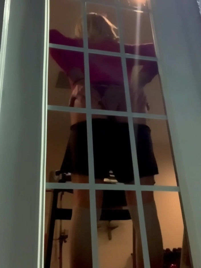 CindieLove: Sissy Deep Dildo Jízda, Sexy JOI, Šťavnaté Mokré Rty