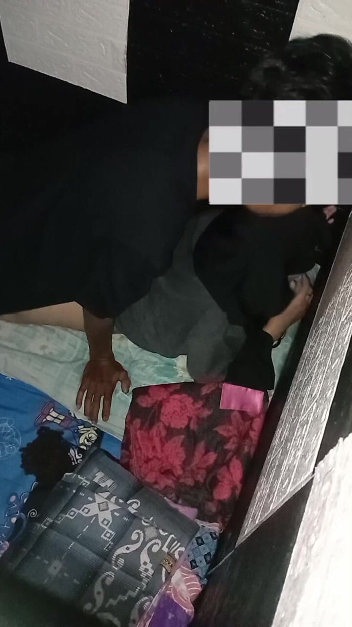 Famly sex: Дупа азіатської жінки в хіджабі, вона кричить і насолоджується цим