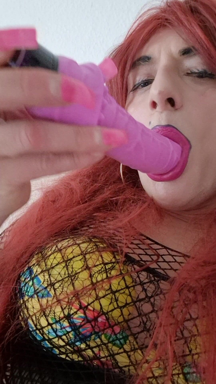 Karlalovesex: Búp bê âm hộ vui vẻ