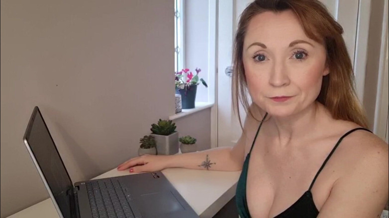 Lily kink: Гігантський бос змушує вас стискатися і принижувати вас