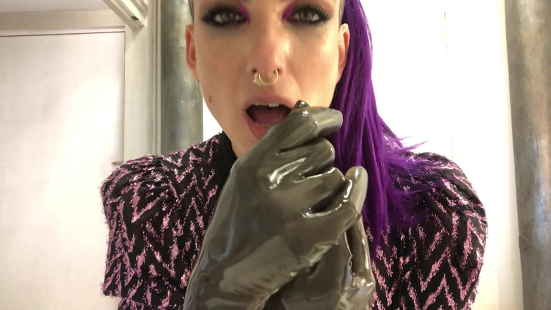 Goddess Maya: Latex și instrucțiuni de masturbare