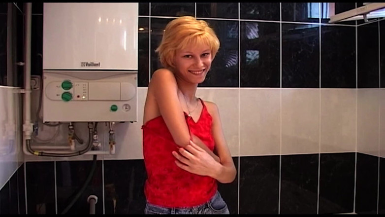 PURZEL HOT Clips: Brudne dziewczyny palce pieprzą się w wannie i na zewnątrz!