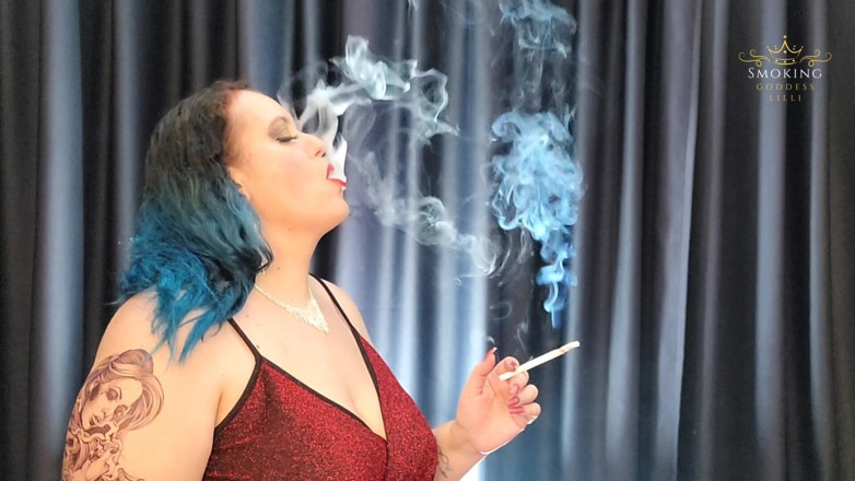 Lilli Cukierek Cox: Lilli Smoking Vs120s