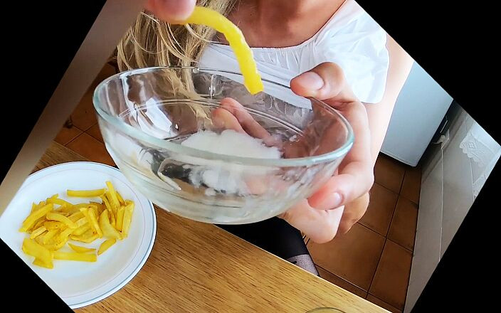 Ane Get Horny: Cum gourmet - fries francesas con esperma