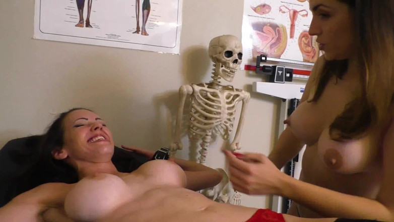 Princess Nikki's Tickling Fetish Sessions: Essas lésbicas gostosas acabaram em um verdadeiro inferno de cócegas! - 111
