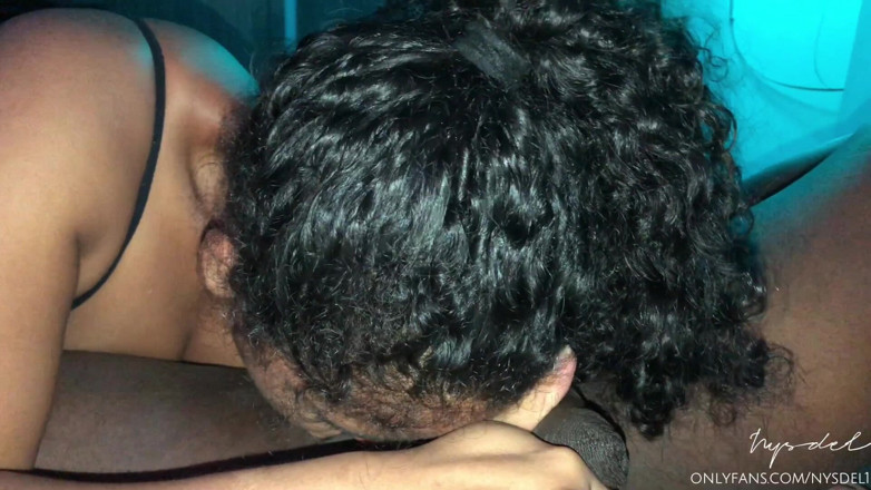 Nysdel: Linda Morena Le Da a Su Mejor Amiga Una Deliciosa...