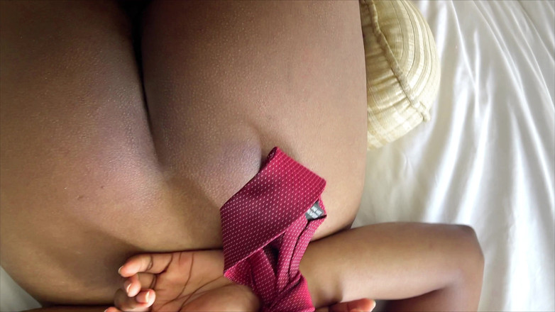 Aathiyaa: Gadis remaja sange ini dientot habis-habisan di ruang tamu saat...