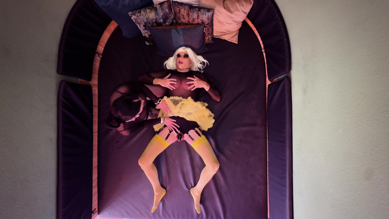 MissAlessaMilano: Fetish nilon dari pandangan atas