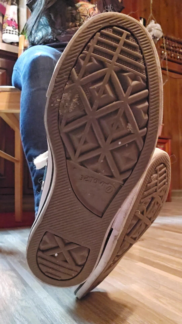 Raven Willow: Aşağı in ve converse'imi temizle